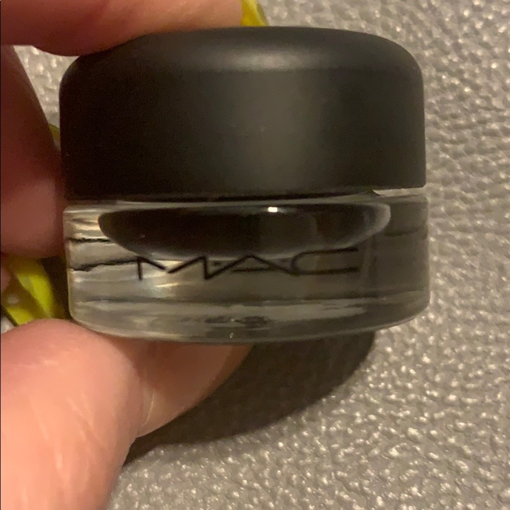 MAC Fluidline Eye-Liner Gel